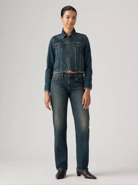 NWT Levis Low Rise Straight Jeans Size 32